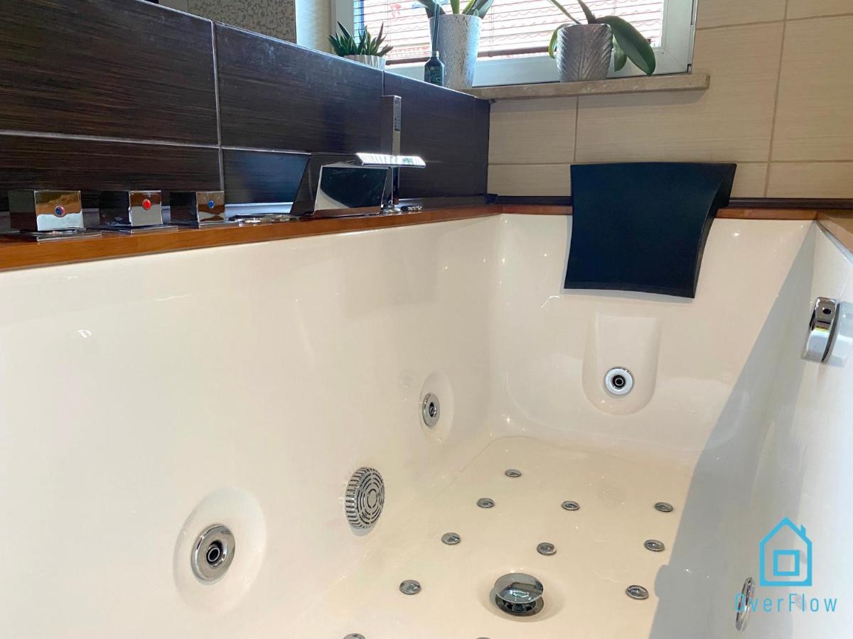 Lux Apartment - Lakefront Apartment In Kamien With Sauna & Hot Tub Only 30 Minutes From Gdansk And Gdynia Exterior photo